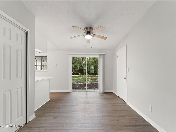 5th image of 7567 SHARBETH Drive S