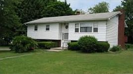 1st image of 2 Blossom Hill Dr