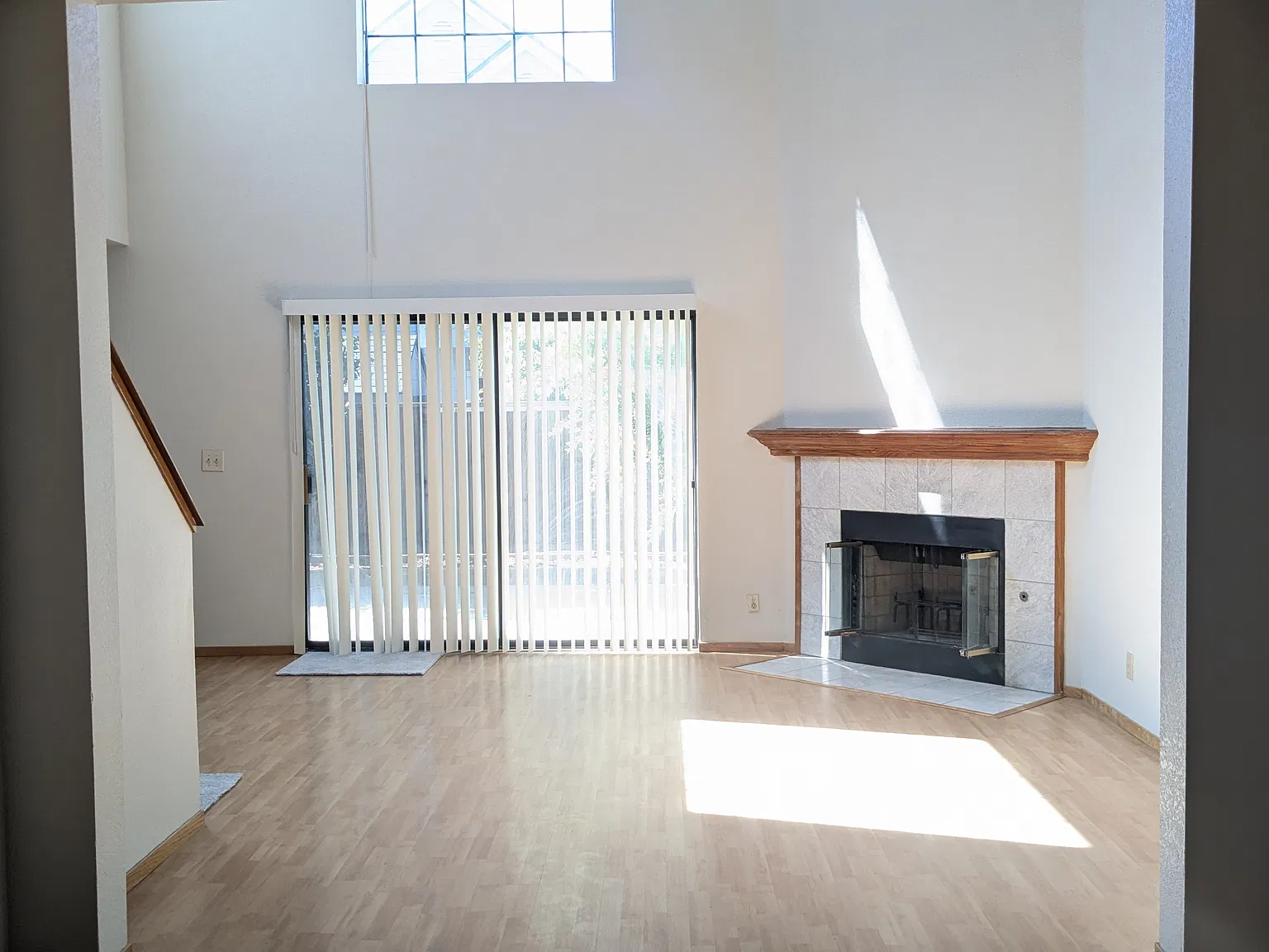 3 bed, 2.5 bath, 1719 sqft, $4,350 — Photo 2