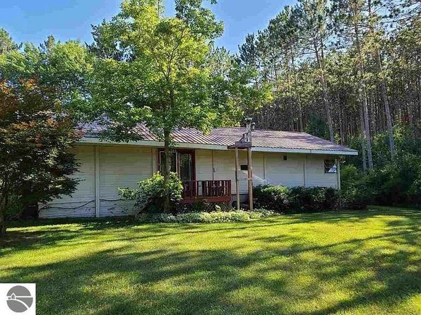 6170 Walton Rd, Kingsley, MI 49649