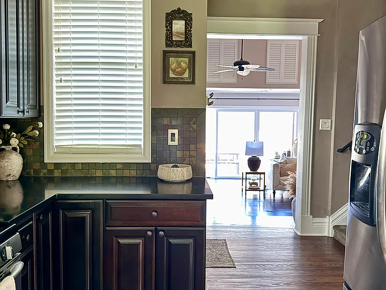 1744 N Lafayette St — Photo 15