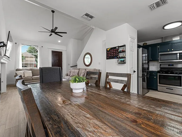 1409 Lantern Light Dr — Photo 5