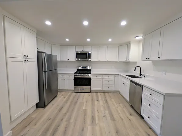 6122 Country Club Dr, Rohnert Park, CA 94928