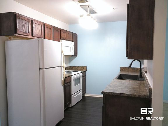 4th image of 1517 Regency Rd Unit 135