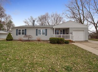 220 Magnolia Dr, Bloomington, IL