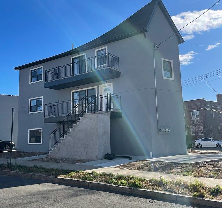 1st image of 938 Tilden St #4A