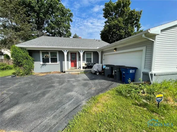 2158 Laurel Valley Dr, Toledo, OH 43614