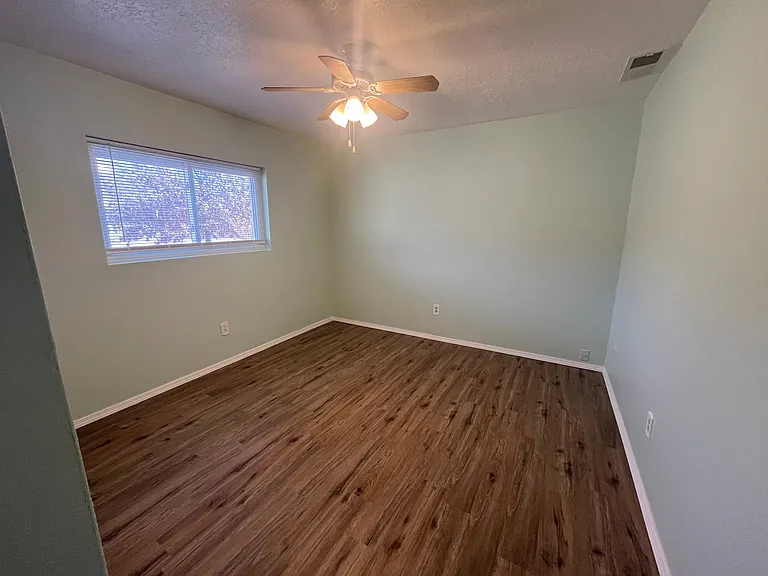 1117 Georgene Dr NE — Photo 10