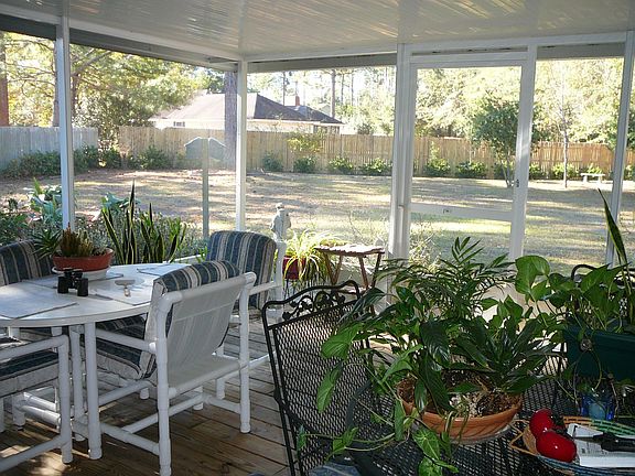 Big screened in deck