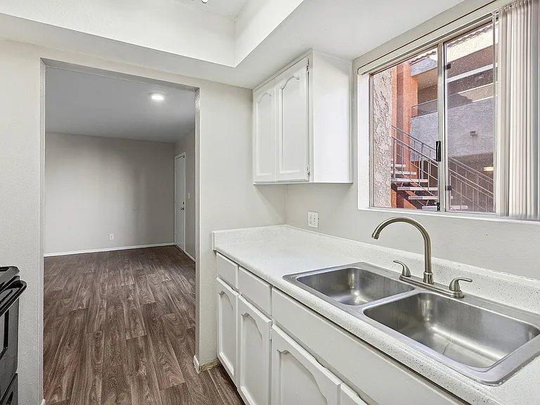 Bridge Lane Apartment Homes — Photo 25