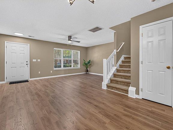 5th image of 7941 Shadow Oak Dr