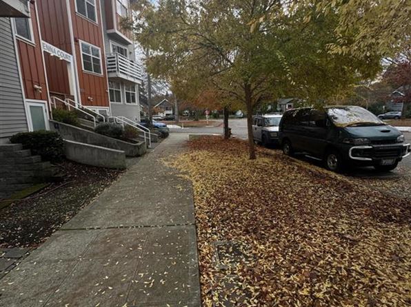 900 NE Ravenna Blvd #20A