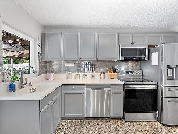 5th image of 5300 NE 3rd Ave