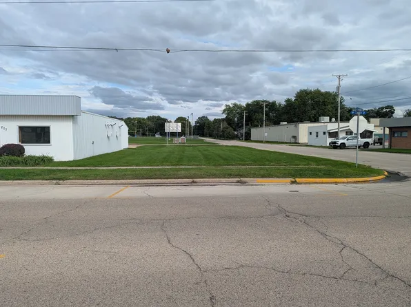 201 N Center St, Durand, IL 61024