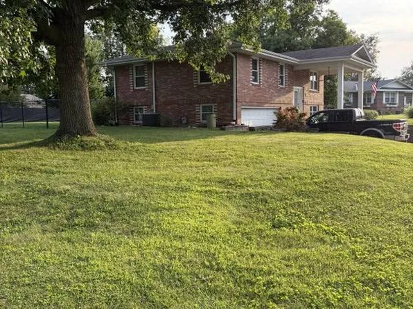 511 Sycamore St, Pittsfield, IL 62363