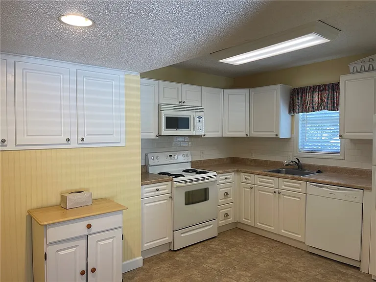 504 Island Dr #504 — Photo 7