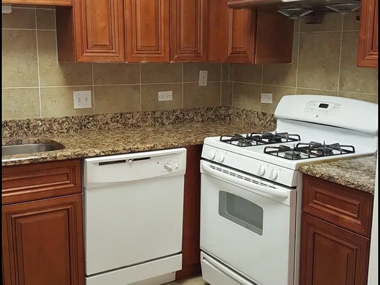 2322 S Canal St #407 — Photo 3