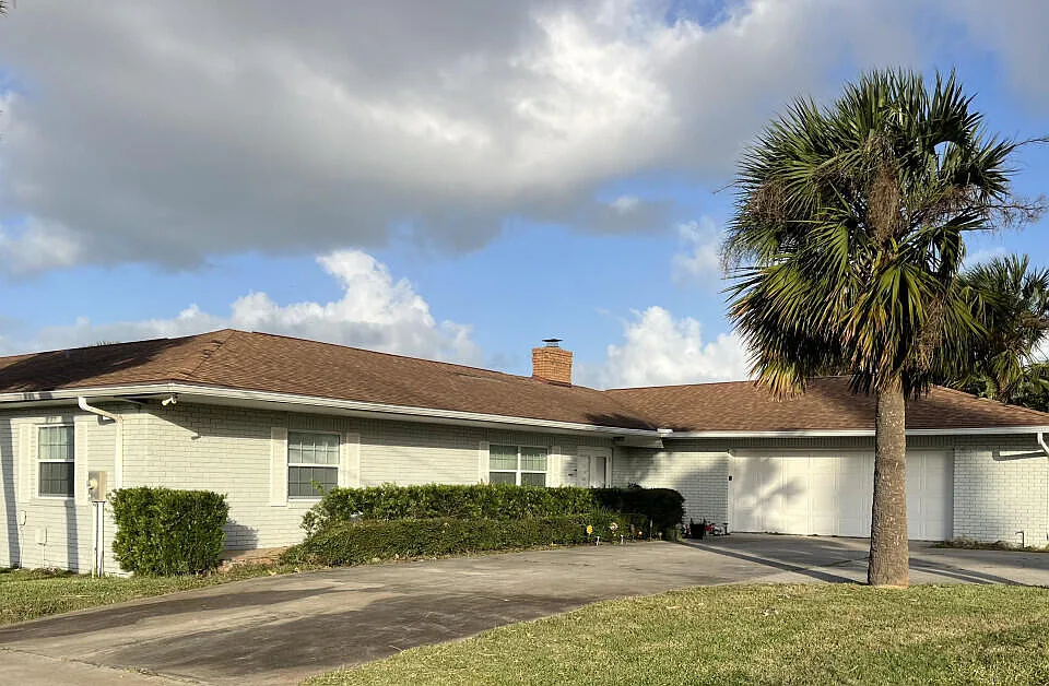 3216 S Peninsula Dr