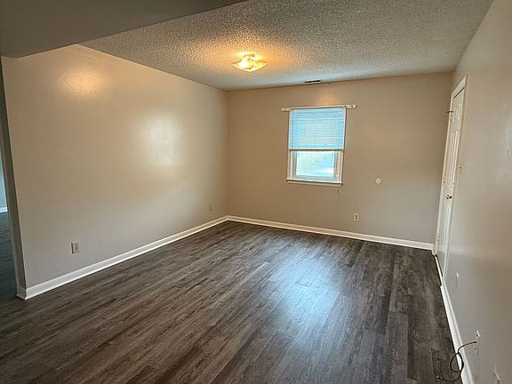 3rd image of 2310 Indian Dr APT 13