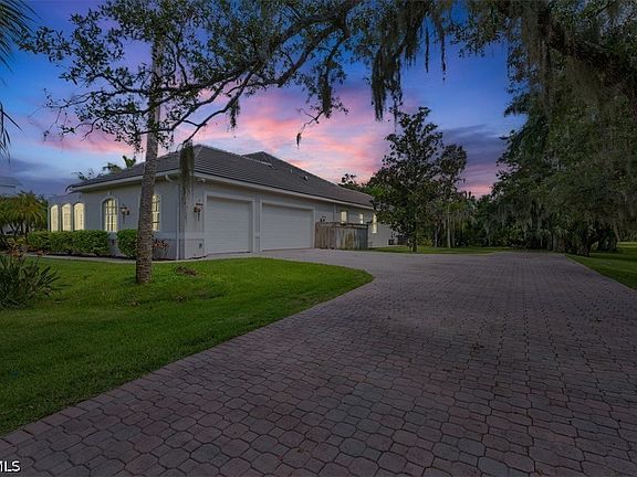 4th image of 12800 Treeline Ct