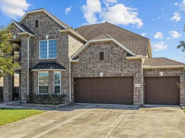 13814 Russell Ct, Mont Belvieu, TX 77523