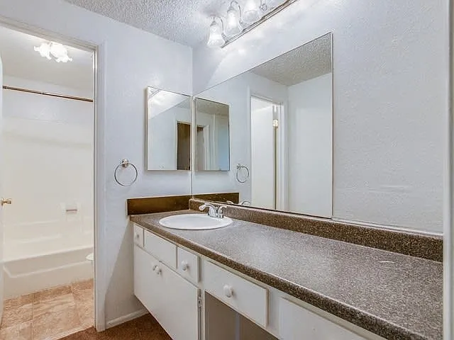 Pennwood Place bathroom