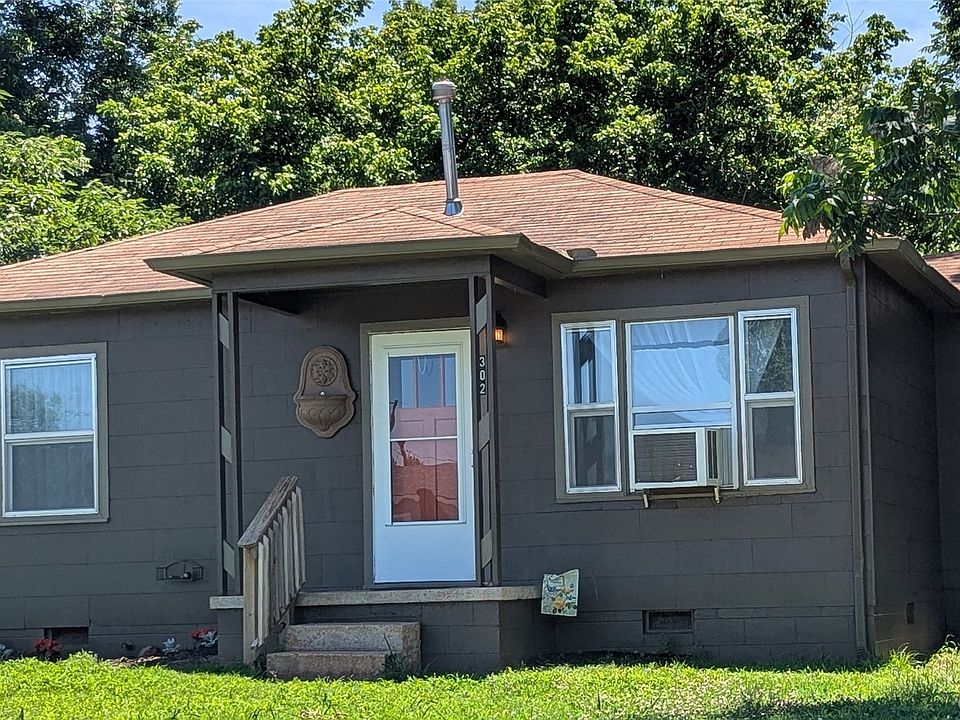 1st image of 302 W 39th St S