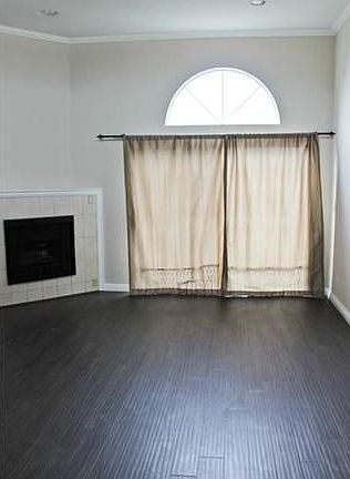 4th image of 445 W 6th St Unit 410