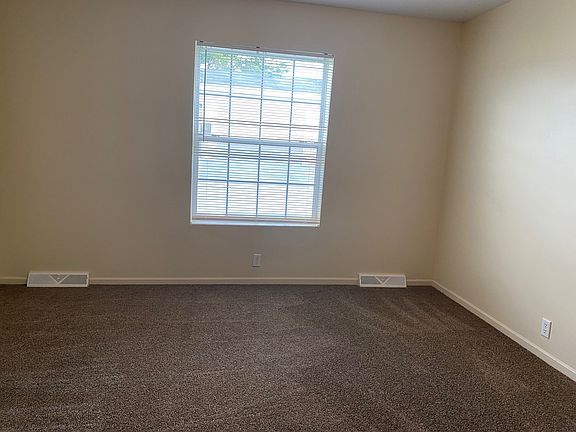 4th image of 4132 Fieldwood #37