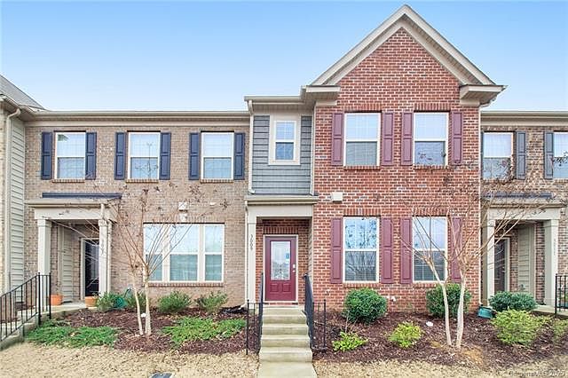 1st image of 3009 Honeylocust Ln