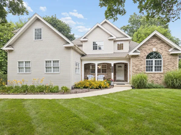 5709 Lenox Rd, Lisle, IL 60532