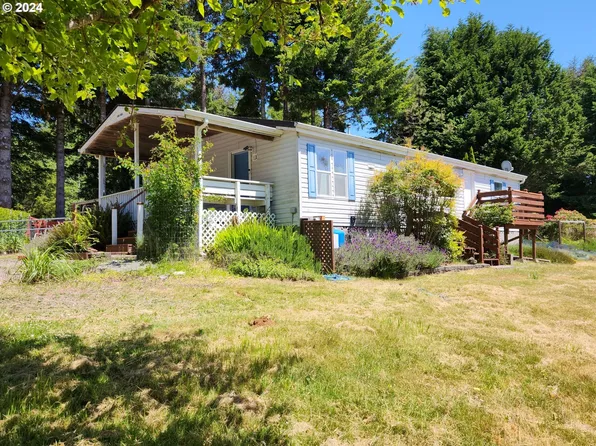 95918 Cape Dr, Brookings, OR 97415