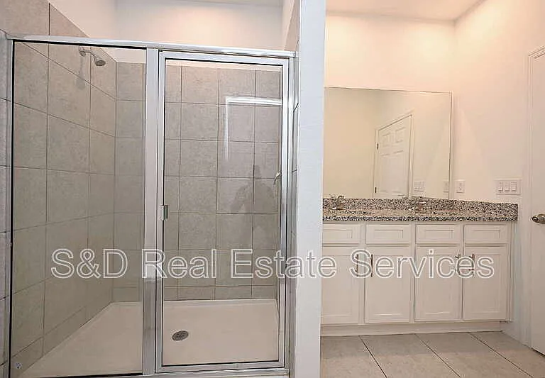685 Crown Rose Dr — Photo 18