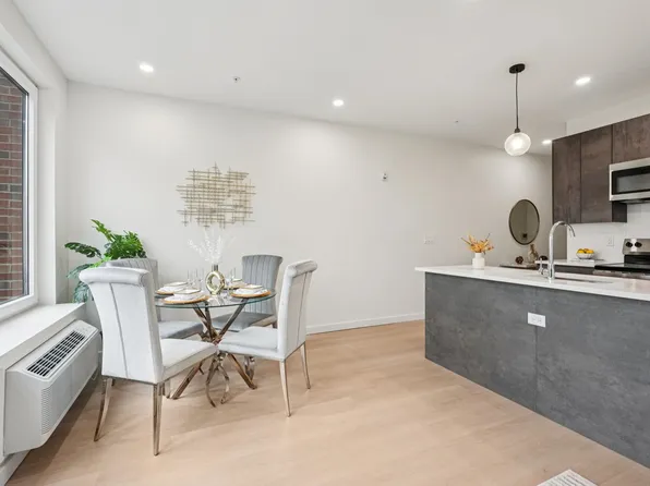 1 Mallory Avenue image 6 of 21