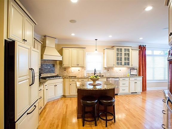 5th image of 1264 Boone Hill Dr