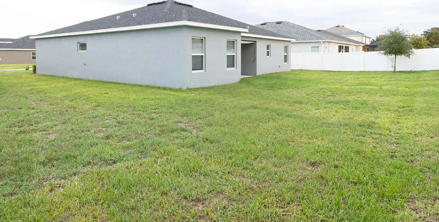 4 bed, 3.0 bath, 2310 sqft, $2,495 — Photo 3