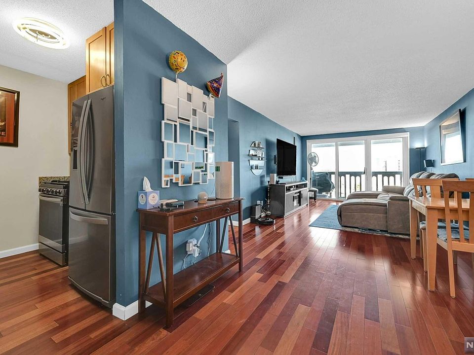1st image of 555 North Ave APT 8A