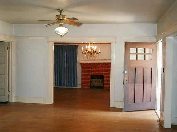 4th image of 974 B Ave