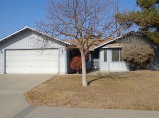 1068 Hayes Way, Hanford, CA 93230