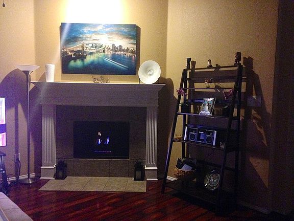 Gas fireplace 