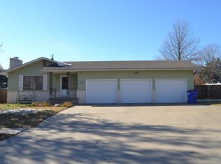 1434 Highland Dr, Junction City, KS 66441