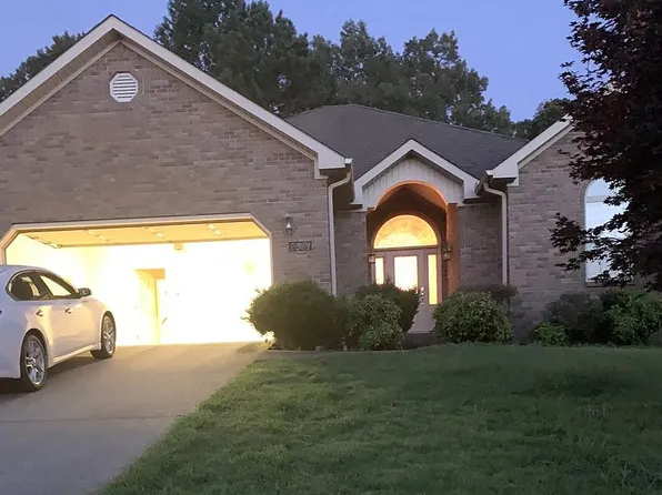 2371 Parc Pl, Florence, AL 35630