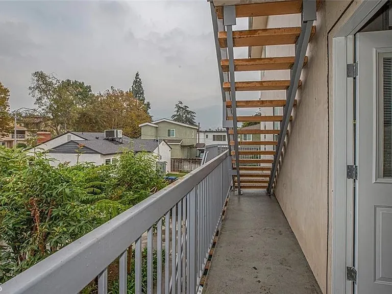 242 W Linden Ave #201 — Photo 13