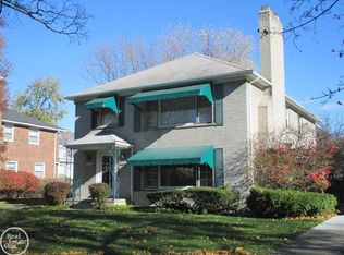 840 Harcourt Rd, Grosse Pointe, MI 48230