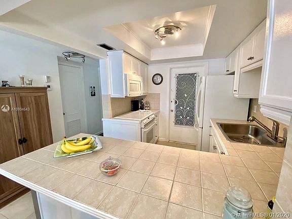 5th image of 1101 Hillcrest Ct APT 203