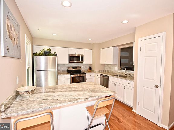 5th image of 5913 Wild Brook Ct