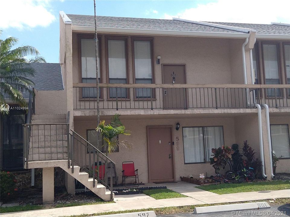 1st image of 601 N University Dr #28