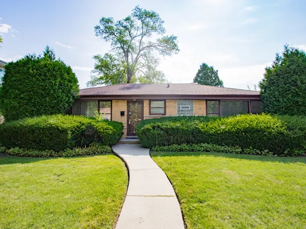 9345 Kildare Ave, Skokie, IL 60076