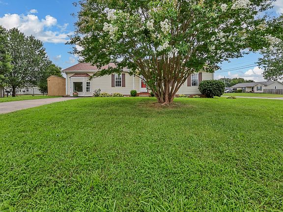 3rd image of 3200 N Senseney Cir