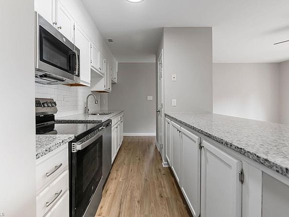 5th image of 700 Glendale Dr APT A